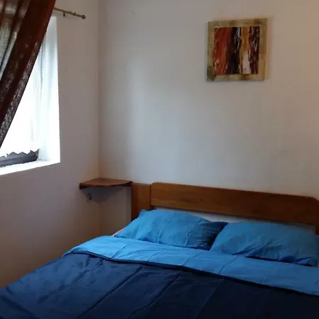 Hrast Apartman *