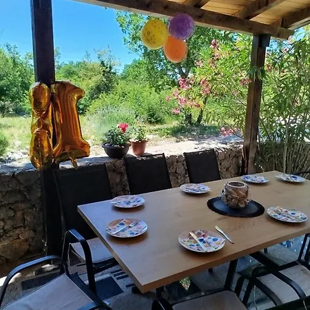 Hrast Apartament *
